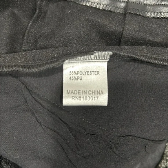 Princess Polly Black Love Club  Pleated Faux Leather Pants size 2 - Picture 7 of 7